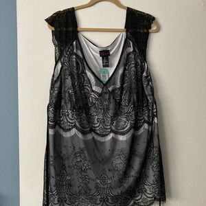 Torrid black and white dress shirt size 2